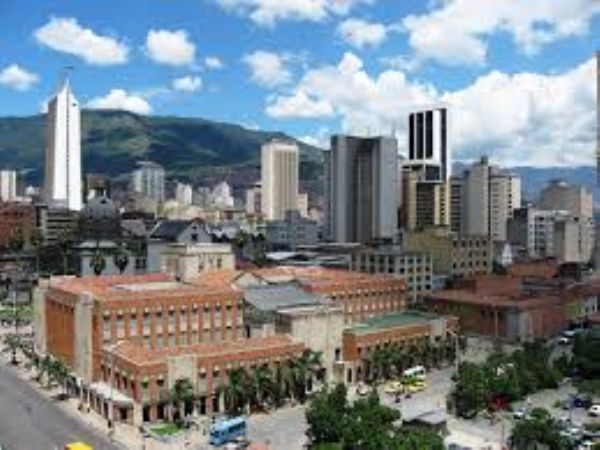 Foto artículo: Medellín sin políticas públicas de vivienda para la gente